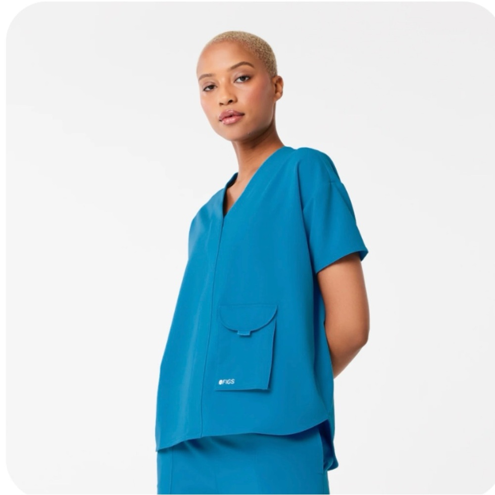 Figs Scrubs Extreme Blue Jenna V-Neck Crossover Top - Large